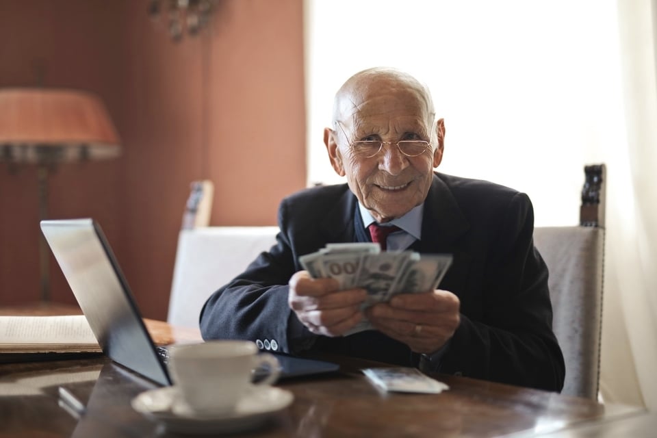 Silent Generation Baby Boomers to Pay with Cash Bills