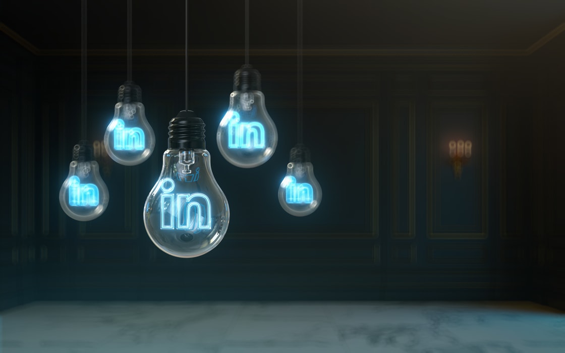 LinkedIn Marketing Icon Lightbulb