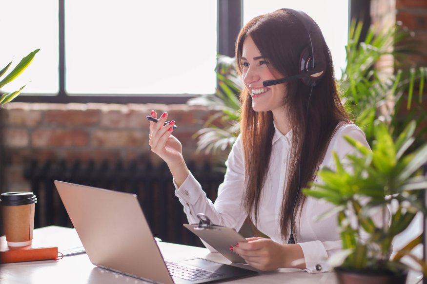 Customer Service Smiling Woman Support Satisfaction