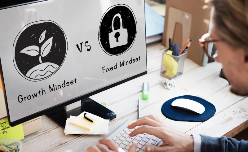 Growth Mindset vs Fixed Mindset Positivity Computer