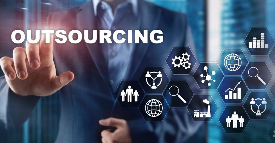 Outstaffing vs Outsourcing - Which One to Choose to Grow Your Business