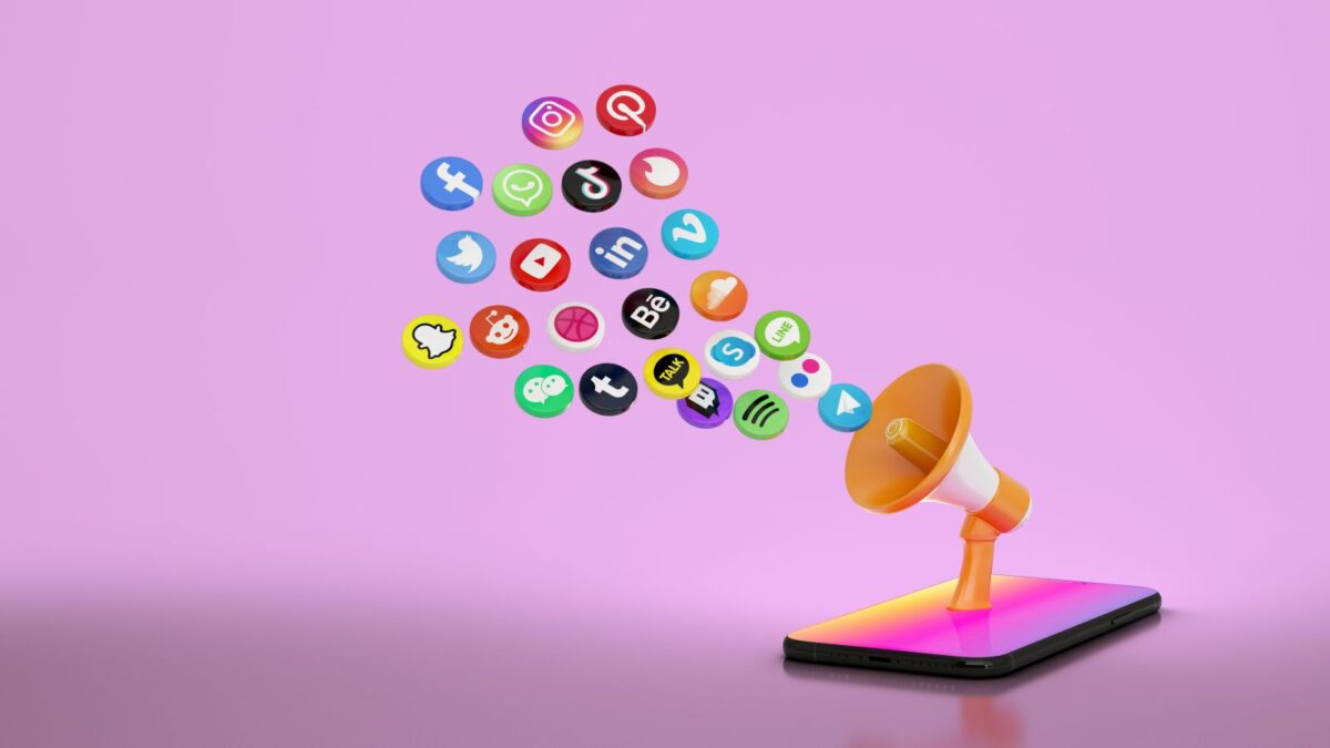 Social Media Marketing Pros and Cons