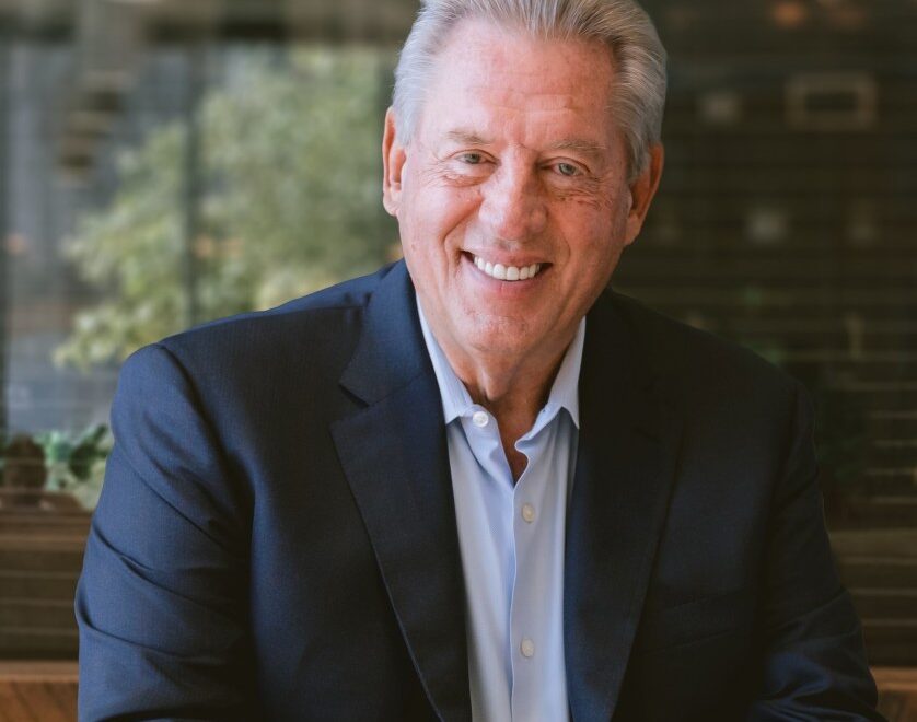 The Top 8 John Maxwell Books Every Leader Should Read