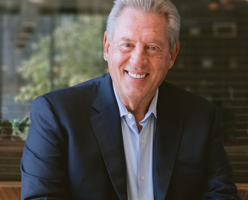 The Top 8 John Maxwell Books Every Leader Should Read