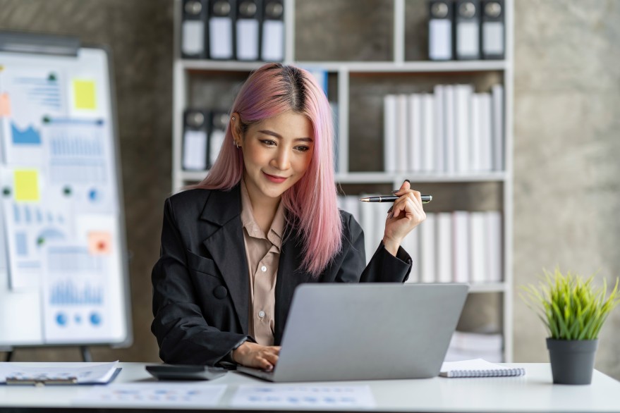 Data Visualization Woman Female Portrait Looking Laptop Business Office