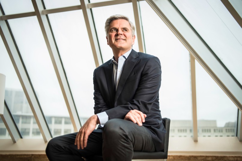 Introducing Steve Case - A Brief Bio Biography Business Carrer Successful Entrepreneur