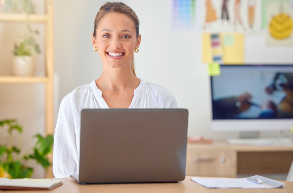 Office Happy Woman Female Smiling Laptop Businesswoman Website
