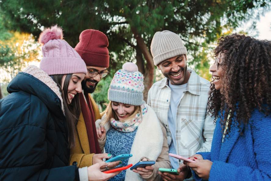 Student Group Social Media Smartphones Outside Outdoors Happy Education