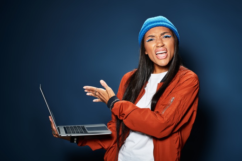Poor Quality Website Traffic Trendy Woman Complaining Laptop
